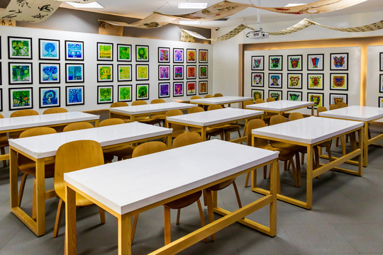 城市角落的艺术绿洲 画室与培训班的魅力与价值